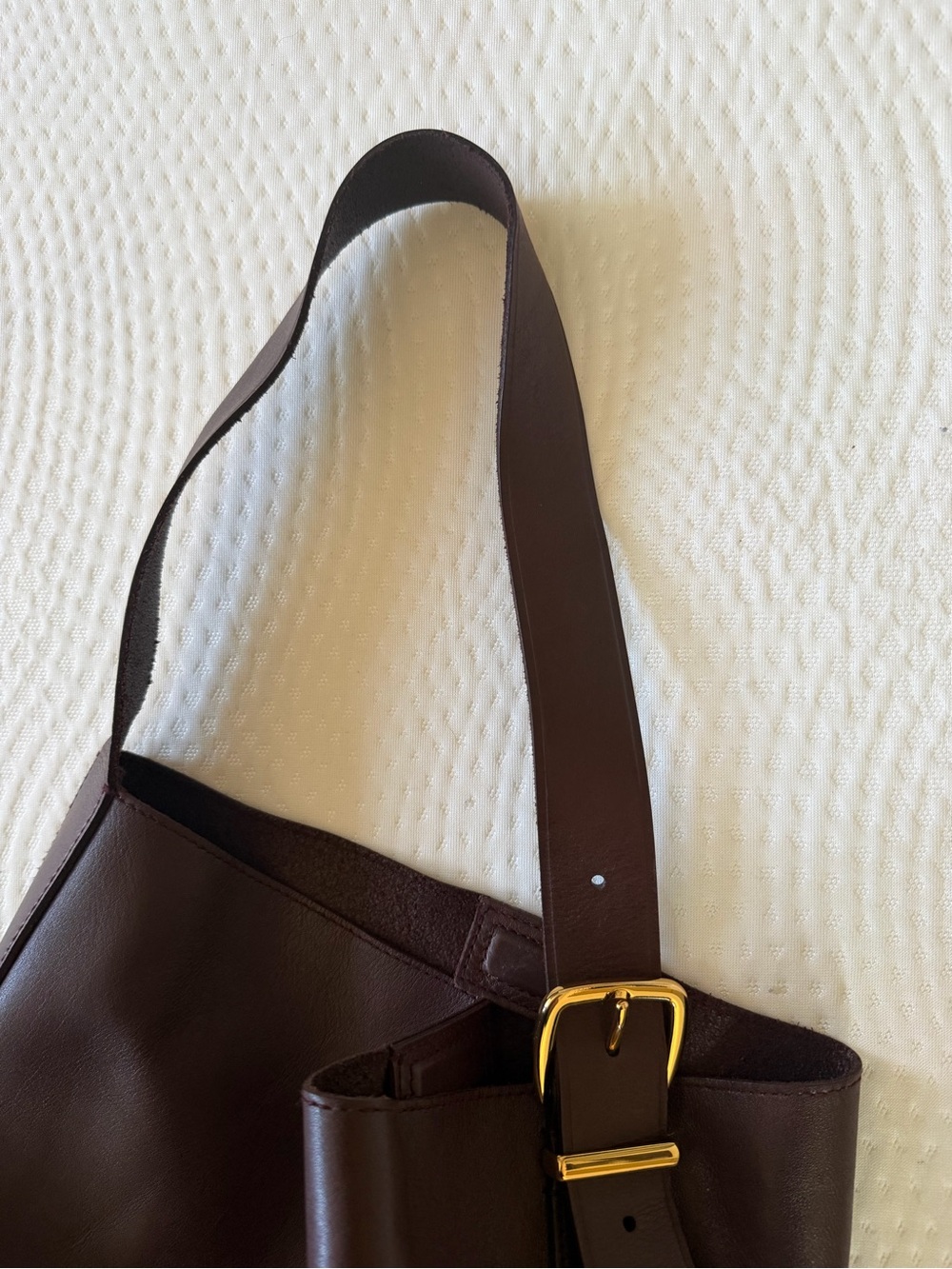 Madewell The Essential Bucket Tote in Dark Brown - Picture 2 of 5